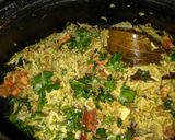 हेल्दी, पौष्टिक हंडी पालक पुलाव (palak pulao recipe in marathi) रेसिपी स्टेप 6 फोटो