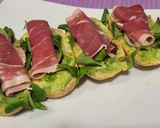 Foto del paso 4 de la receta: Montaditos de jamón y aguacate