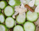 Foto langkah ke 3 dari resep Sayur Temu Kunci (Bayam Gambas).