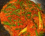 Foto langkah ke 2 dari resep Udang masak thai dan kacang panjang.