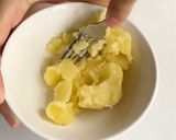 Hình bước làm 1 của món Bò wellington cho bé