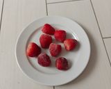 Pudingos csokis eperkocka recept fázis 9 fotója