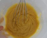 Une image de l'étape 2 de Madeleines à la fleur d'oranger et huile d'olive.