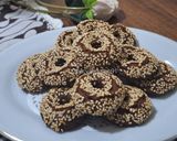 Foto langkah ke 9 dari resep ⚘️Kue ali/ kue cincin gula merah tabur wijen⚘️.