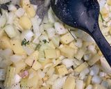 A picture of step 2 of Marrow, potato and herbs soup.