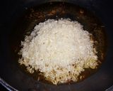 Foto del paso 2 de la receta: Arroz desglazado con cilantro cimarrón y ajo