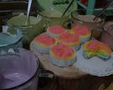 Foto langkah ke 2 dari resep Bolu Kukus Rainbow.