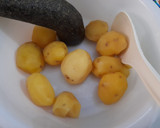 Foto langkah ke 1 dari resep Bola-Bola Kentang Keju (Potato Cheese Balls).