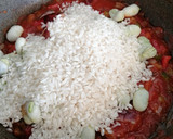 Foto del paso 7 de la receta: Arroz con longaniza, jamón y habas