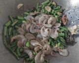 Foto langkah ke 2 dari resep Tumis Buncis Kacang Panjang Udang.