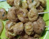 Foto langkah ke 5 dari resep Pentegor (Pentol Telur Goreng).
