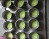 Foto langkah ke 4 dari resep Cup cake pandan.