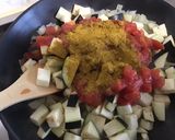 Une image de l'étape 8 de Chipolatas au curry d'aubergine et tomates.