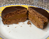 Foto del paso 6 de la receta: Alfajores - Copitos de dulce de leche bañados en chocolate 🤍