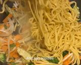 A picture of step 4 of Easy stir fried honey and soysauce beef with egg noodles.