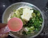 A picture of step 4 of Lauki Thepla.