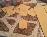 Foto del paso 7 de la receta: Bizcochitos Domingueros Salados de Polenta Rellenos con Dulce de Leche y Dulce de Guayabada