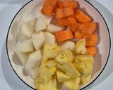 Foto langkah ke 1 dari resep Jus Wortel, nanas madu, pir.