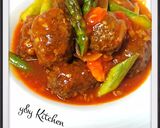 Foto langkah ke 5 dari resep Bola daging sapi isi telur puyuh bumbu tomat.