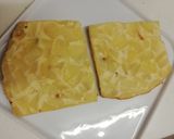 Foto del paso 1 de la receta: Tortilla de papas rellena de mojo picón y jamón