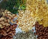 A picture of step 1 of Panchratan chivda.