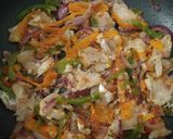 Foto del paso 2 de la receta: Salteado de verduras y merluza