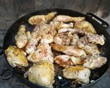 Foto del paso 2 de la receta: Pollo a la calabresa al disco con papas rústicas rabiosas