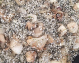 Foto del paso 6 de la receta: Arroz negro con sepia y gambas
