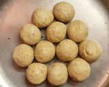 A picture of step 5 of Roti Gulab Jamun.