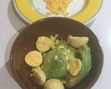 Foto del paso 2 de la receta: Huevos Rellenos de Palta y Queso 🧀 Azul