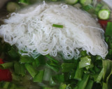 Foto langkah ke 4 dari resep Sup Oyong Bihun.