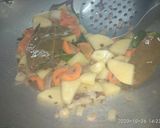 A picture of step 2 of Vegetable Masala Khichdi.