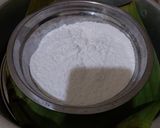 Foto langkah ke 2 dari resep Kue Putu Bambu (Dengan Cetakan Daun Pisang).