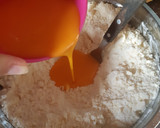 Foto del paso 2 de la receta: Alfajores sablee (bañados en chocolate, c/ crocante de maní)