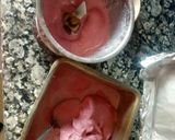 A picture of step 7 of Rose and almond ice-cream.