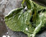 A picture of step 2 of Bhapa lauki leaf.