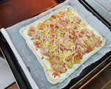 Foto del paso 5 de la receta: Coca de Cebolla caramelizada, Bacon y Papada ibérica