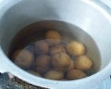 A picture of step 1 of Dum Aloo.