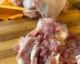 Hình bước làm 1 của món Gà rút xương chiên giòn