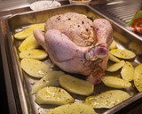 Foto del paso 6 de la receta: Pollo de corral relleno de ternera y verduras🐔