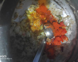 A picture of step 3 of Colourful Stringhoppers with Crab stew.