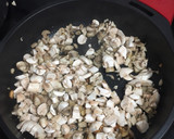 Foto del paso 2 de la receta: Hígado de ternera con champiñones y patatas