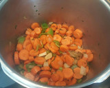 Foto del paso 2 de la receta: Redondo de Cerdo en salsa amarilla