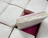 Foto del paso 31 de la receta: 🥪 Sándwiches de miga - variedad 🥪 Queso roquefort, atún, tomate, huevo, ananá, cantimpalo, jamón