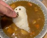 A picture of step 5 of Ghosty chicken katsu curry.