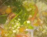 Foto langkah ke 8 dari resep Sop Tulang Ayam Simple.