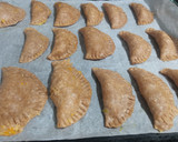 Foto del paso 10 de la receta: Empanadillas con base de calabacín, cebolla, zanahoria y pimiento rojo