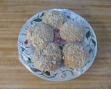 A picture of step 3 of Lee's Easy Salmon Patties (Cakes Croquettes).