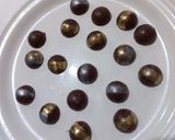 Foto del paso 21 de la receta: Bombón de chocolate relleno de fresa