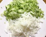 Hình bước làm 1 của món Trứng Tráng Với Bí Ngòi, Hành Tây